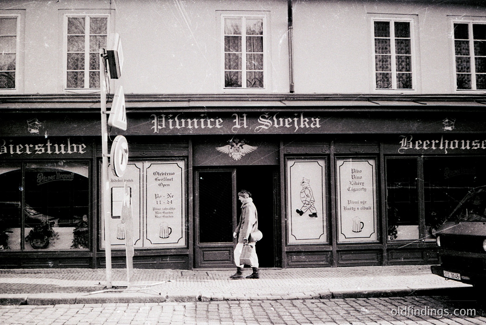Case 19: black-and-white shot of a historic European beer hall