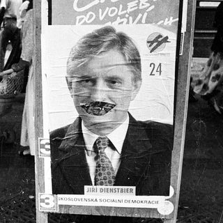 Antikomunistický blok election poster featuring Jiří Dienstbier.