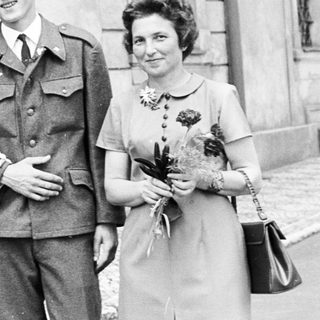 Black and white photo of a wedding party.